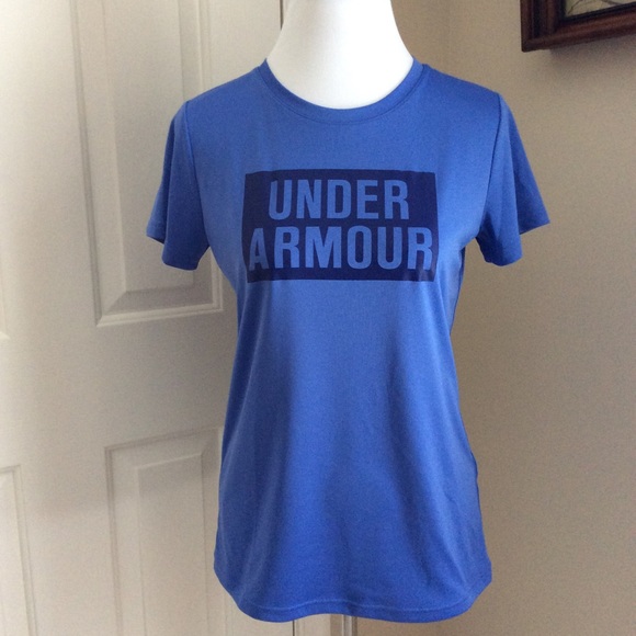 Under Armour Tops - Under Armour heatgear loose fitting shirt